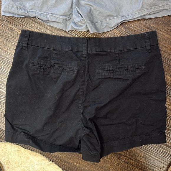 Old Navy Everyday Short size 8 set of 2 (A26) - Picture 5 of 6